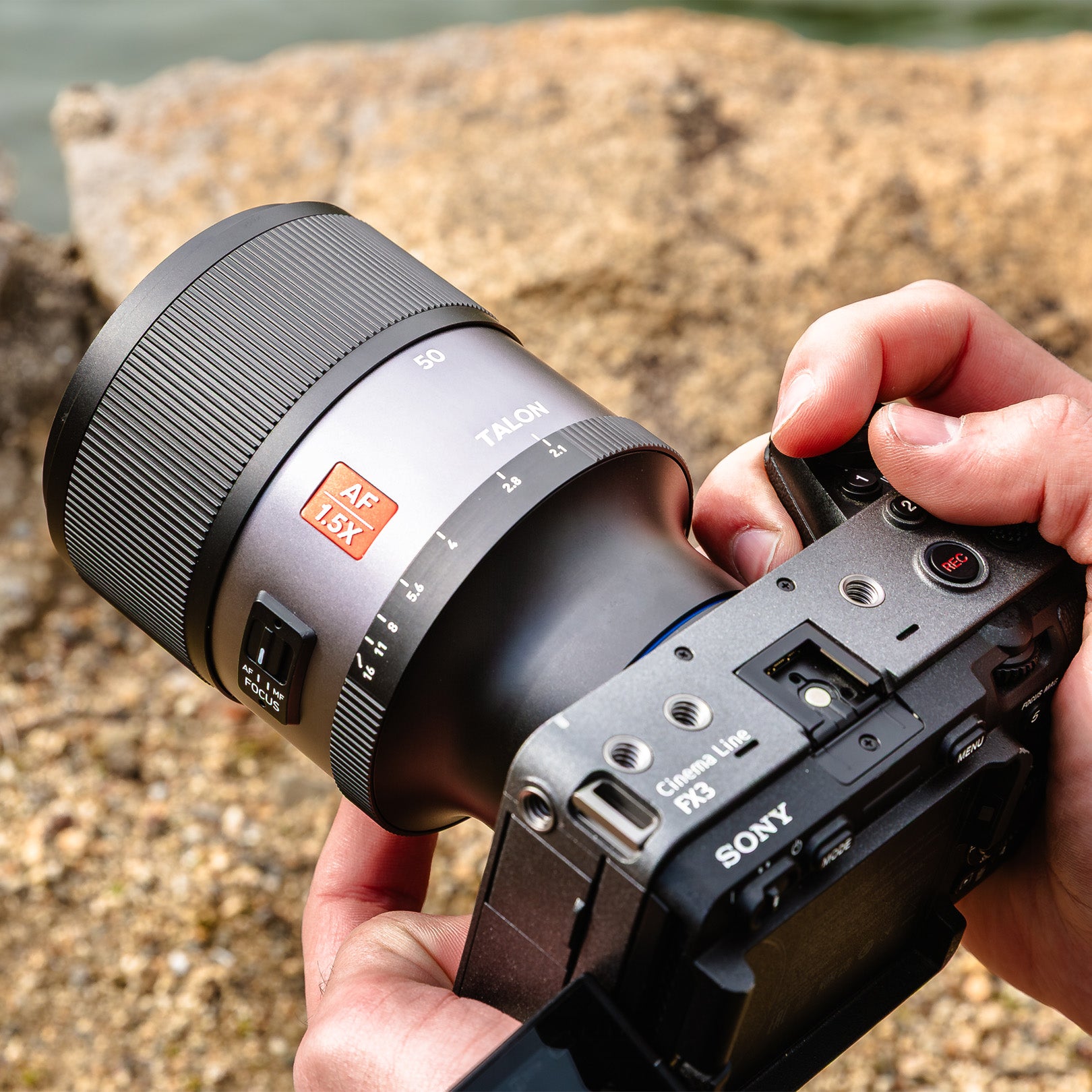 Blazar Talon 1.5x Full Frame Auto-Focus Anamorphic Lens 50mm T2.1